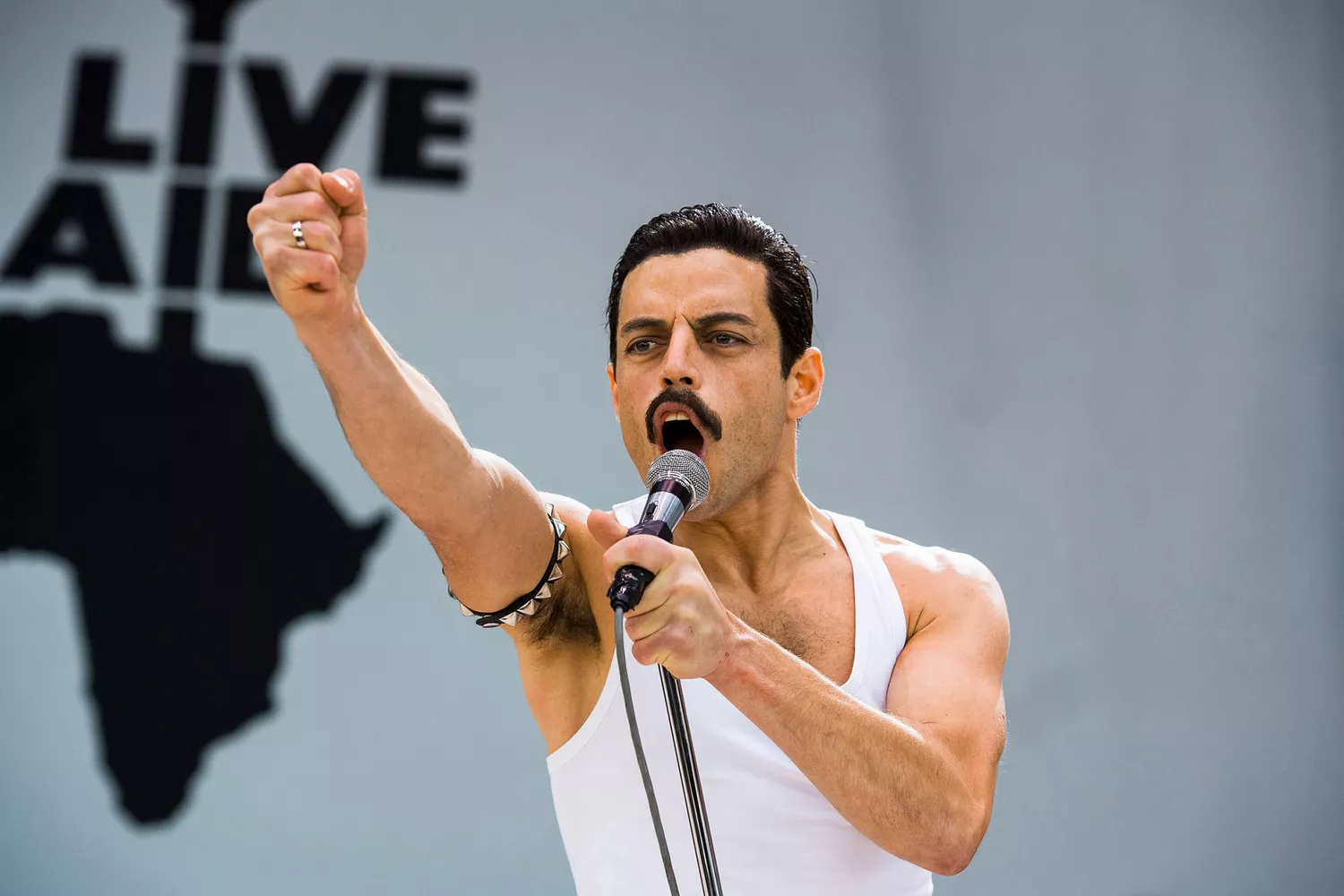 Bohemian Rhapsody Harmonic Alchemy- Blending Classical Influences with Rock